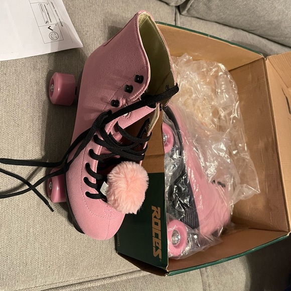 Pink roces roller skates - Picture 2 of 6